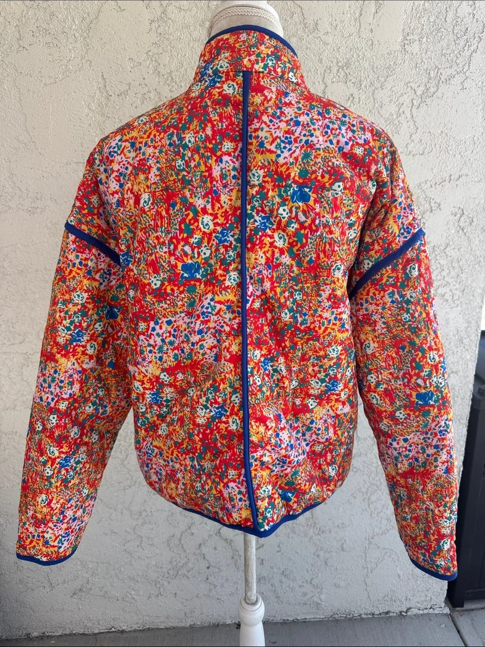 Women’s Floral Quilted Jacket in Multicolor with front pocket details size XL - Picture 3 of 8